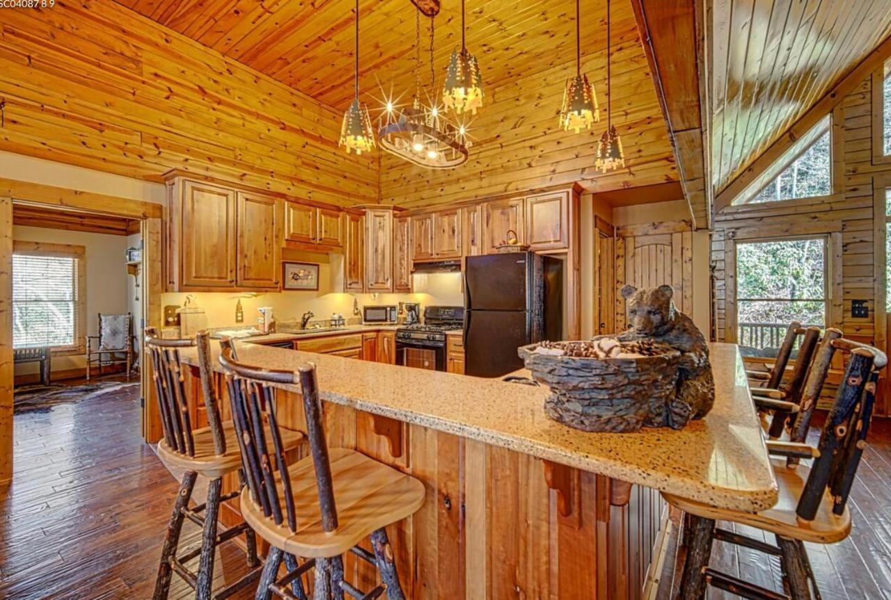 Cozy Creekfront Family Cabin-Pet Friendly -Gamerm-Hot Tub Hiawassee Ngoại thất bức ảnh