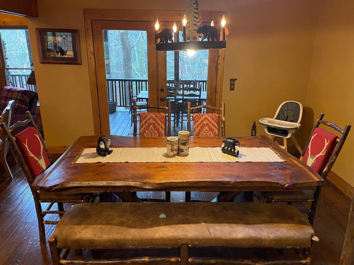 Cozy Creekfront Family Cabin-Pet Friendly -Gamerm-Hot Tub Hiawassee Ngoại thất bức ảnh